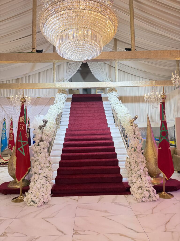 Entrée d'honneur fleurie de la salle Event Palace