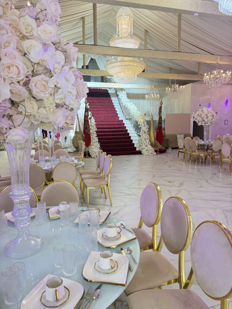 Salle de réception et son escalier d'honneur à Event Palace